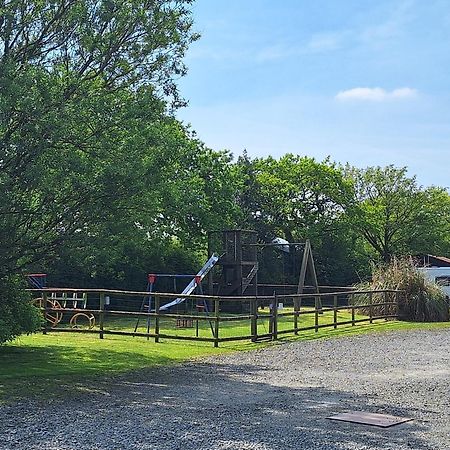 Thornbury Holiday Park Hotel Exterior foto