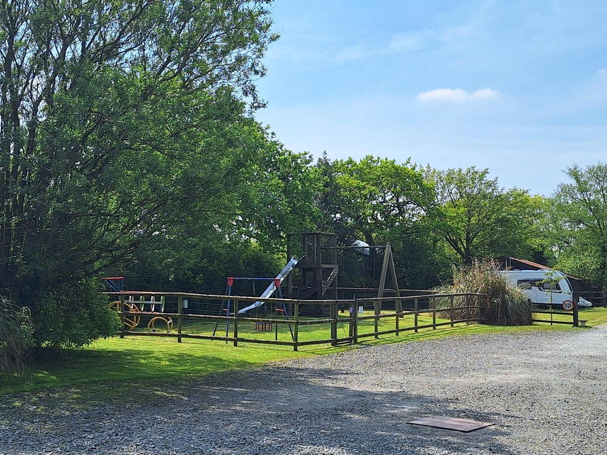 Thornbury Holiday Park Hotel Exterior foto